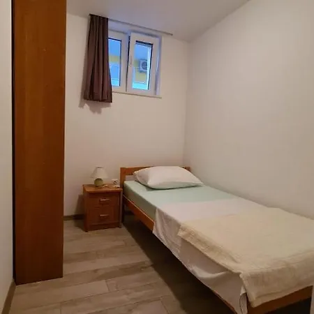 Apartment Pavlinovic Kastela